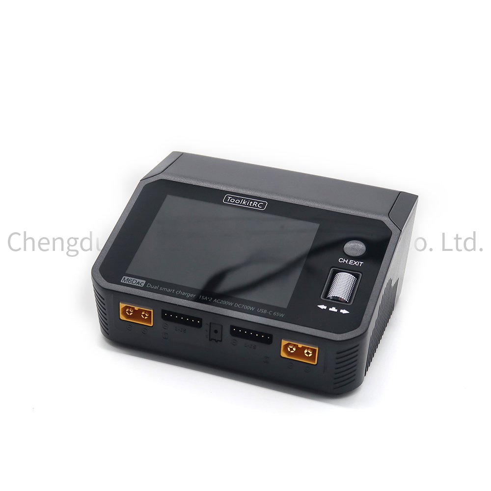 ToolkitRC M6DAC AC 200W DC 700 - огляд і ціна Toolkitrc M6Dac Smart Charger